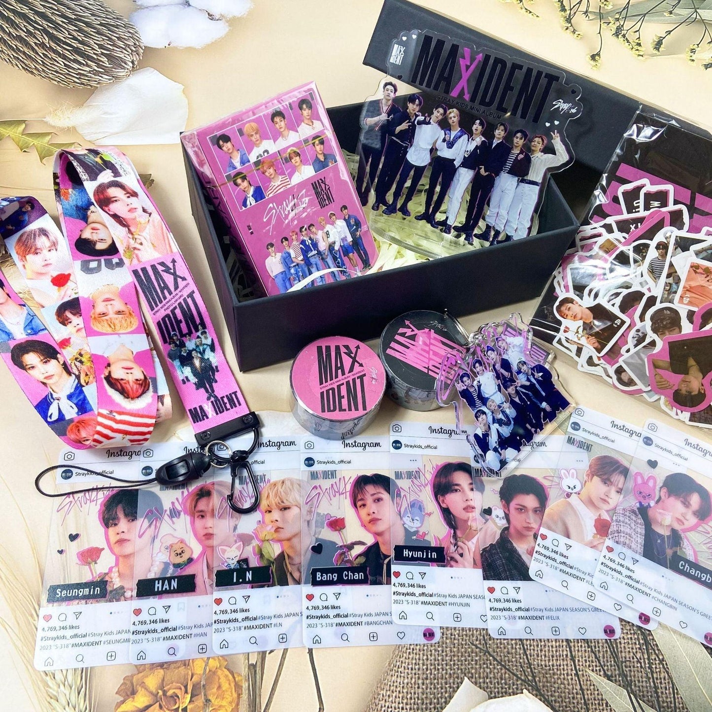 STRAY KIDS MAXIDENT KIT 162点(いろいろなアイテムが入ったギフトボックス!✨)