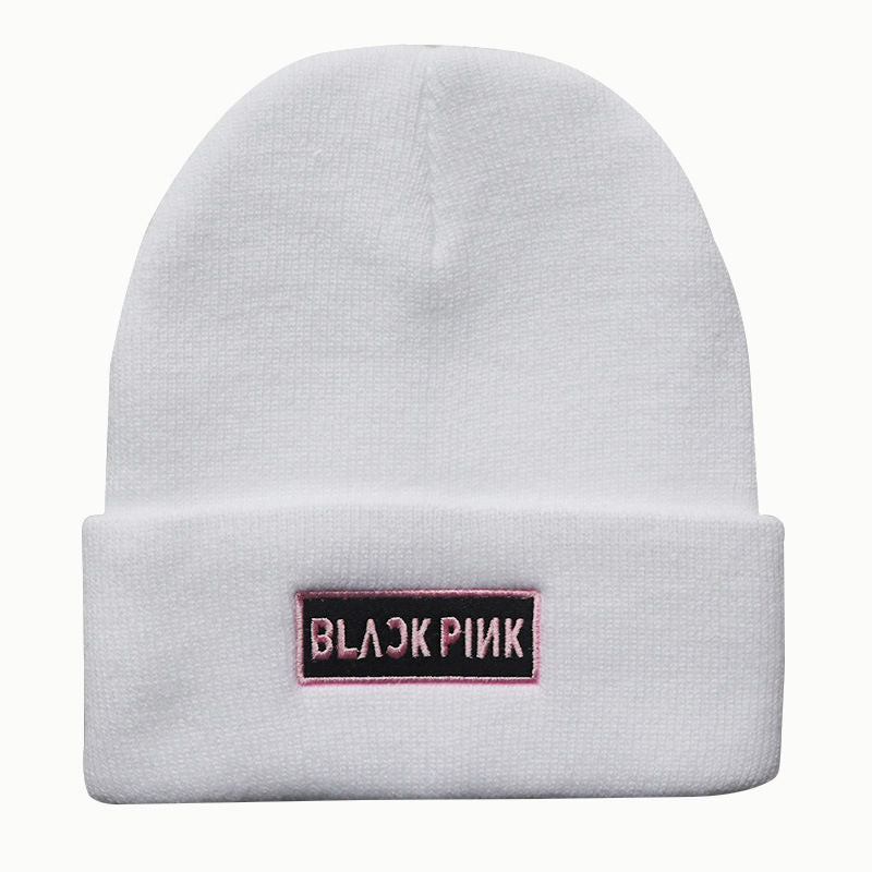 BLACKPINKの刺繍入りハット