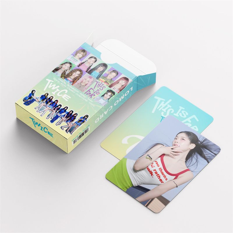フォトカード TWICE こちらは92枚セットです(フォトカード60枚+ステッカー32枚)