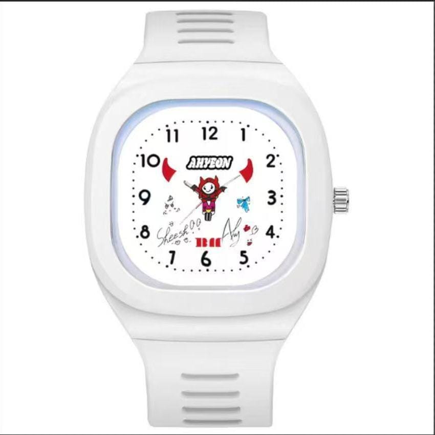ベビーモンスター腕時計