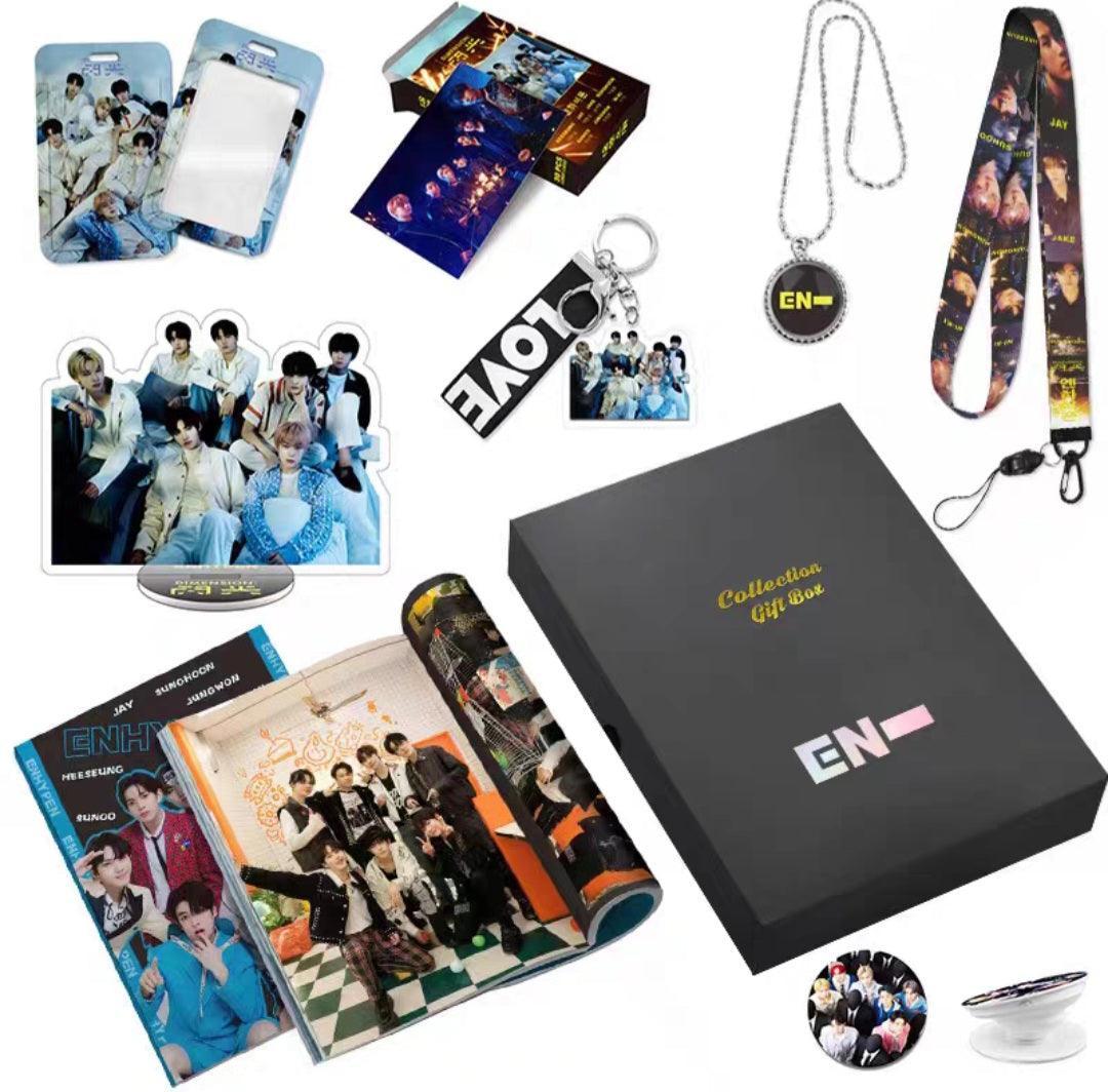 フォトブック、フォトカード、ネックレス、ポップソケッツ、その他グッズ付きキット(各種グループ!✨)