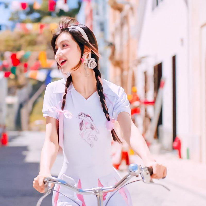 NEWJEANS GET UP Tシャツ - スーパーシャイ