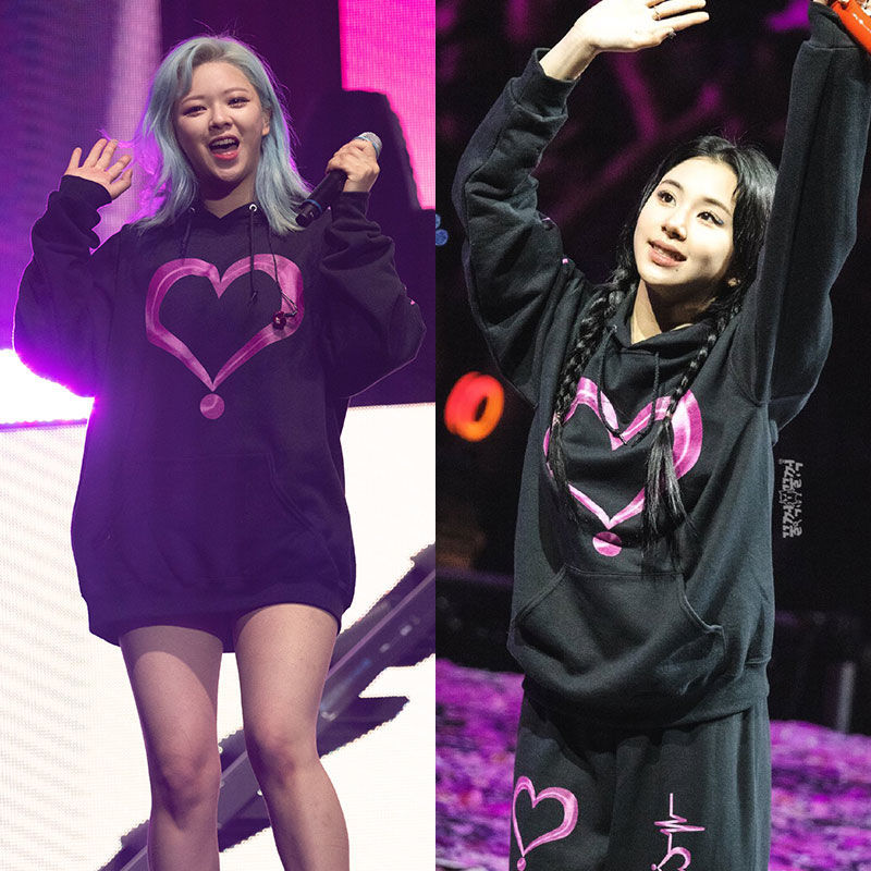 TWICE 4TH WORLD TOUR III フーディー＆パンツセット