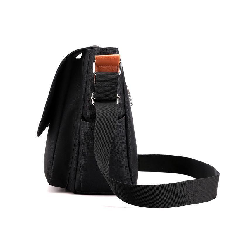 SKZOO STRAY KIDS バッグ（ブラック＆ホワイト）