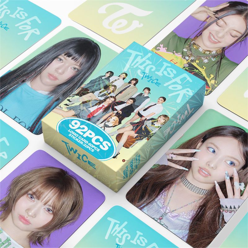 フォトカード TWICE こちらは92枚セットです（フォトカード60枚＋ステッカー32枚）