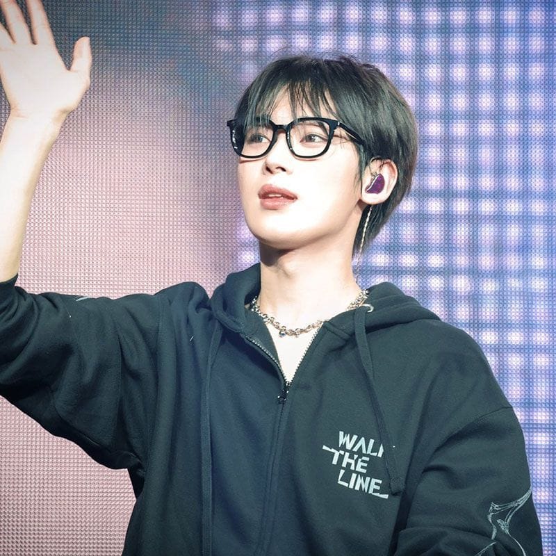 ENHYPEN フーディー ウォーク・ザ・ライン 2025