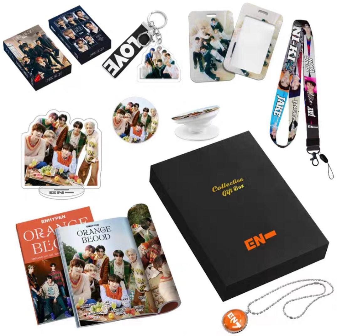 フォトブック、フォトカード、ネックレス、ポップソケッツ、その他グッズ付きキット（各種グループ！✨）