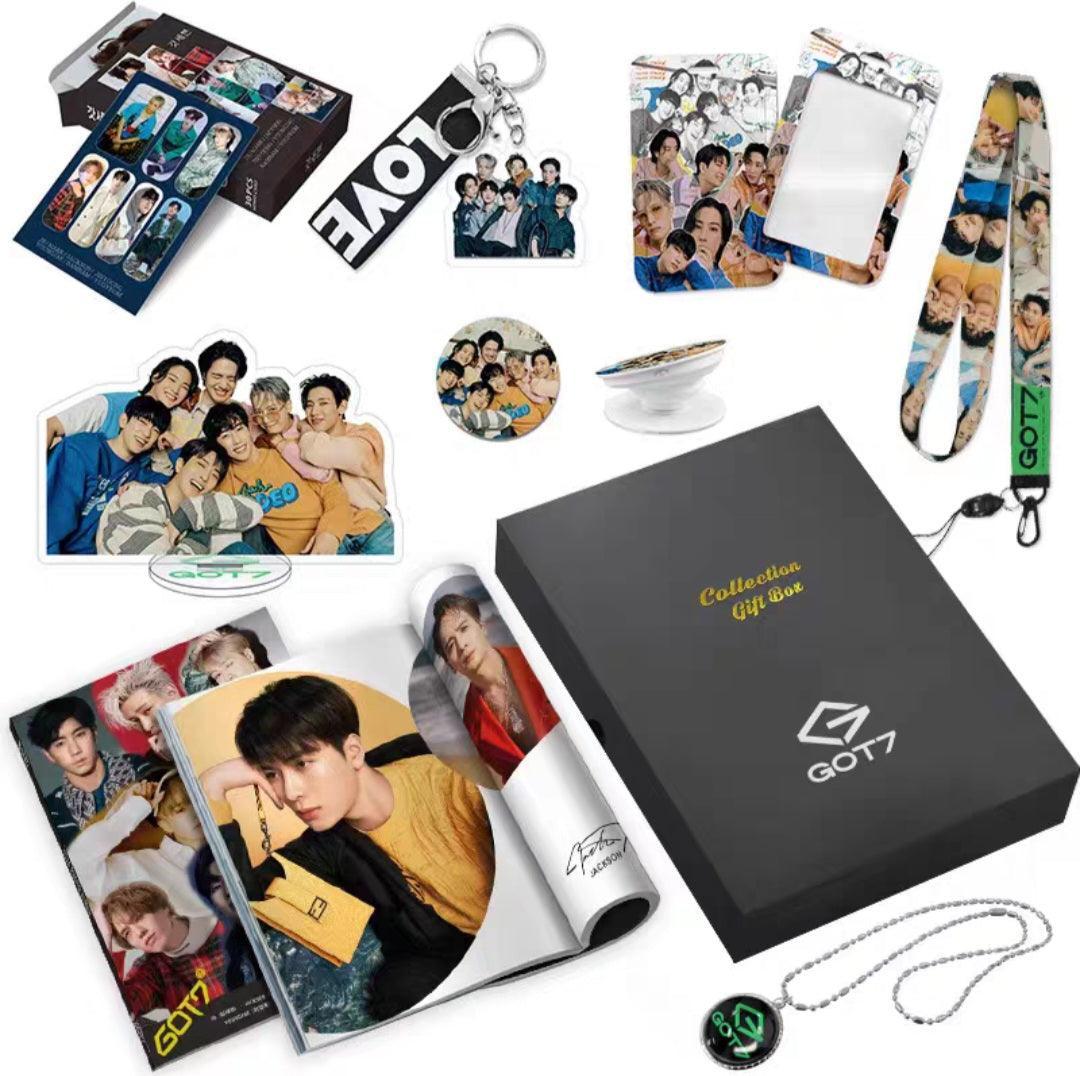 フォトブック、フォトカード、ネックレス、ポップソケッツ、その他グッズ付きキット（各種グループ！✨）