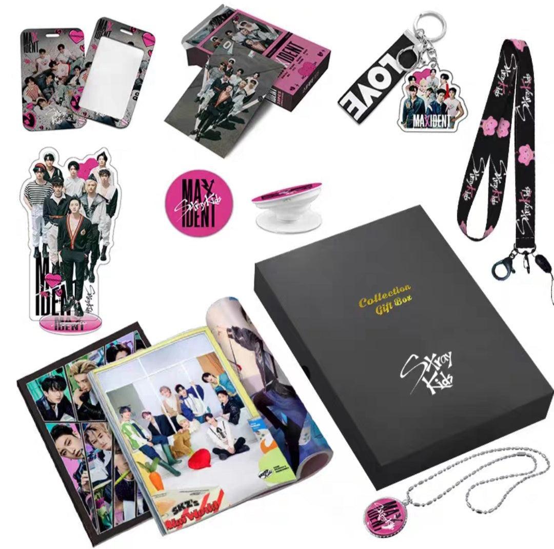 フォトブック、フォトカード、ネックレス、ポップソケッツ、その他グッズ付きキット（各種グループ！✨）