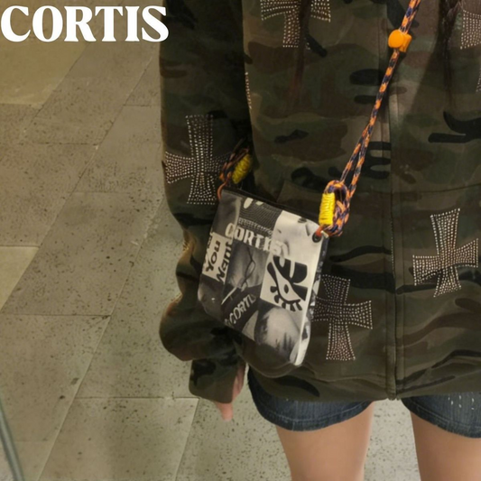 CORTIS ミニクロスボディバッグ